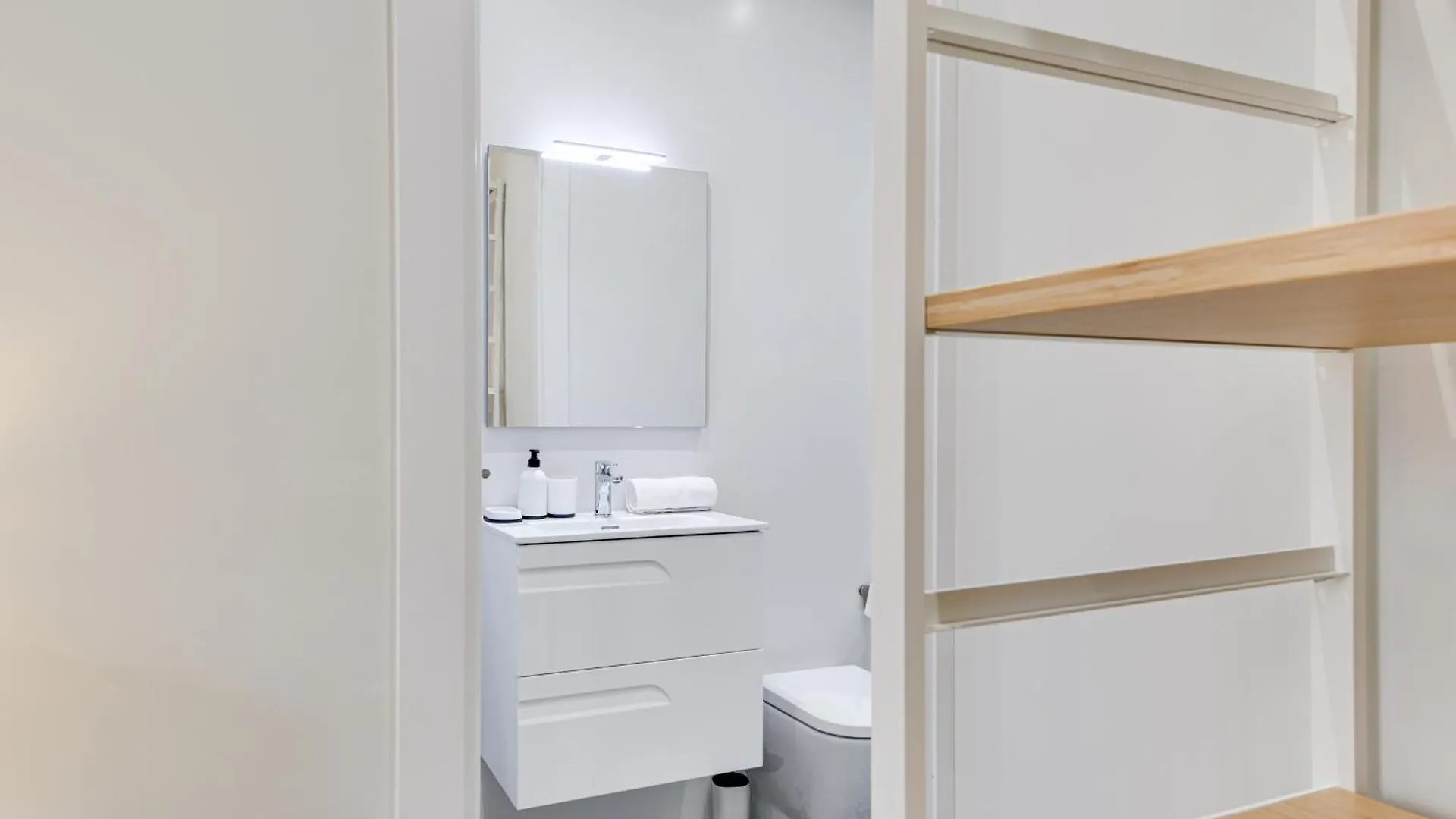 Lucasland Apartments Barcelona